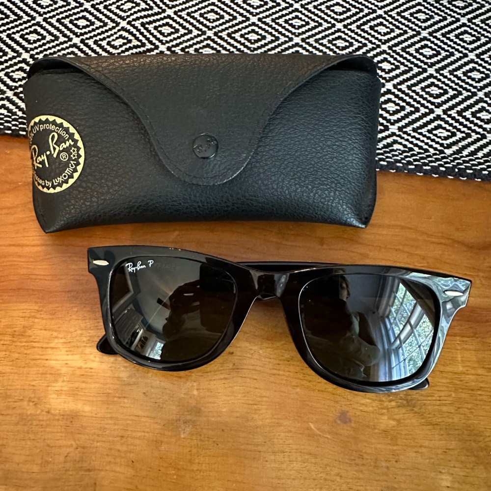 Ray-Ban Wayfarer Sunglasses Black